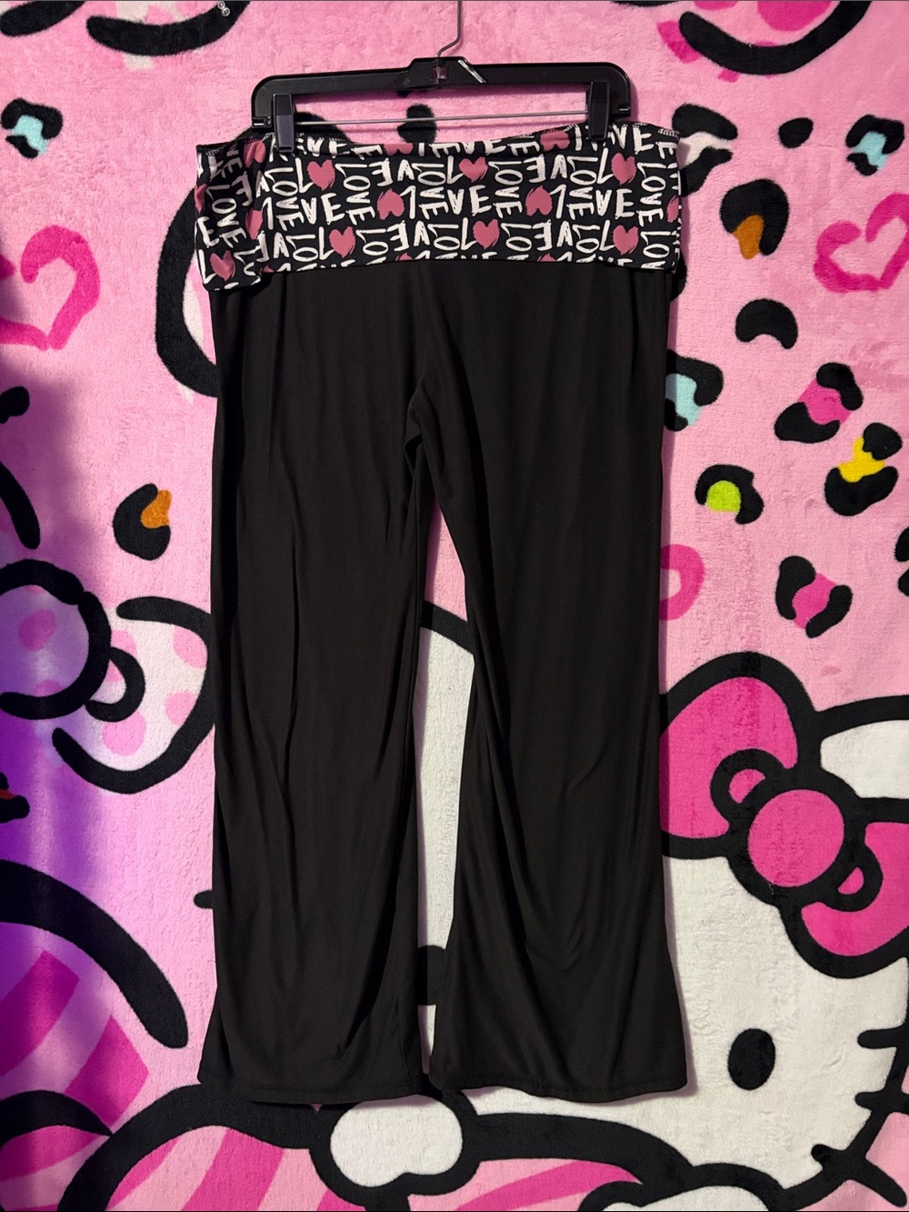 No Boundaries Black Flare Yoga Pants with Pink Heart Print Waistband